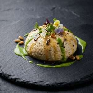 Mousse de burrata à la truffe et sa crème de roquette