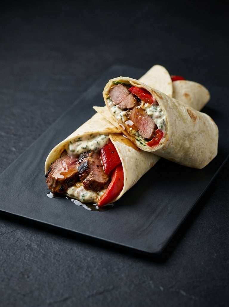 Wrap ibérique : pluma grillé sauce tartare, péquillos